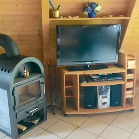 Spitzdachferienhaus Mit Schwedenofen Und Garten By Interhome Ferienhaus Damp