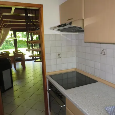 Dom wakacyjny Spitzdachferienhaus Mit Schwedenofen Und Garten By Interhome Damp